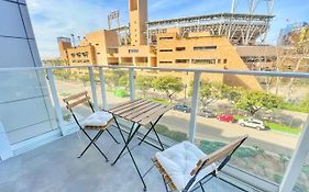 Stunning Apartment By Petco Park!